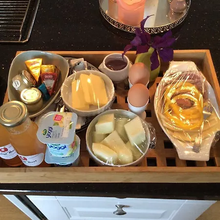 Lango Overnatning ホームステイ